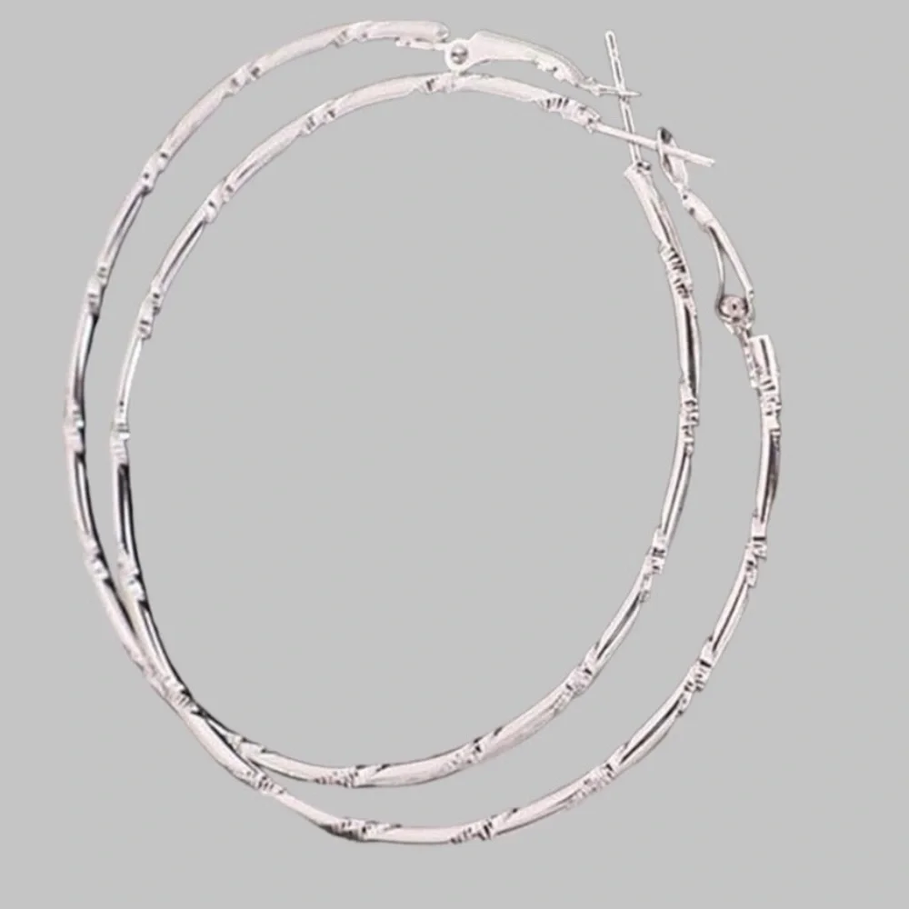 Silver hoop earrings Circle Round Big Hoop Earrings 50mm NWT - Picture 5 of 6